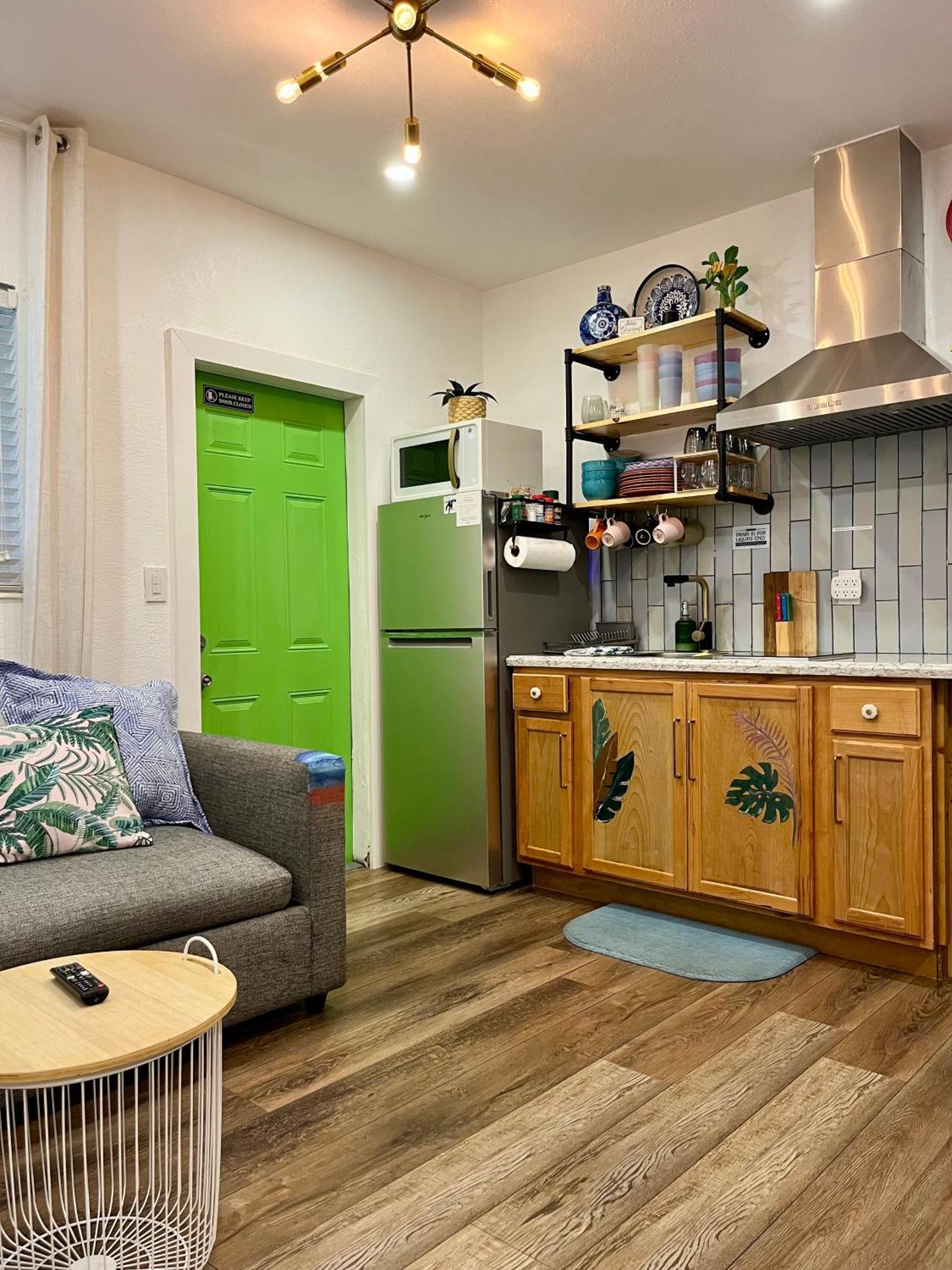 Stunning Little Havana Suites Close To Airport, Calle Ocho, Brickell, Wynwood And The Beaches - Free Parking ไมอามี ภายนอก รูปภาพ